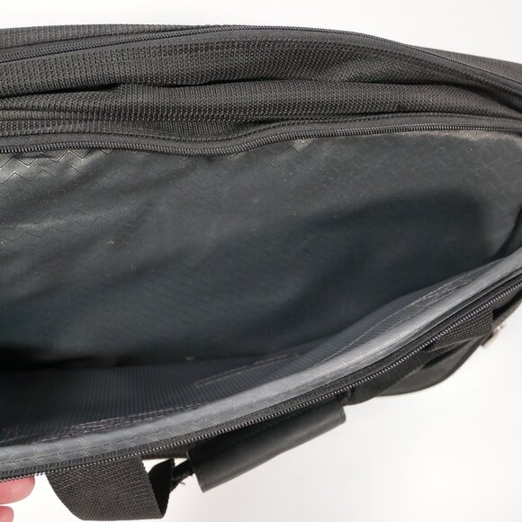 Atlantic Infinity Black Travel Bag With Adjustable Strap & Multiple Compartments - Picture 6 of 12